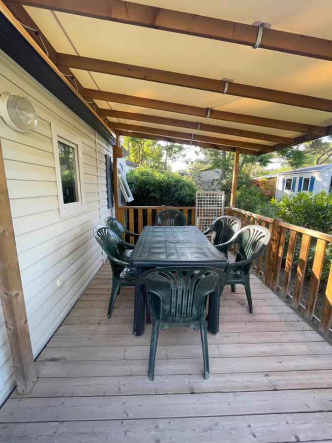 Mobil-Home Au Pied Du Luberon Ла Рок д'Онтерон Екстериор снимка