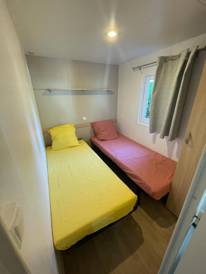 Mobil-Home Au Pied Du Luberon Ла Рок д'Онтерон Екстериор снимка