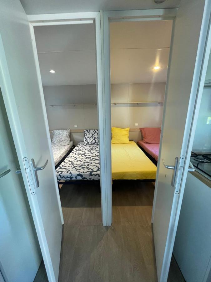 Mobil-Home Au Pied Du Luberon Ла Рок д'Онтерон Екстериор снимка