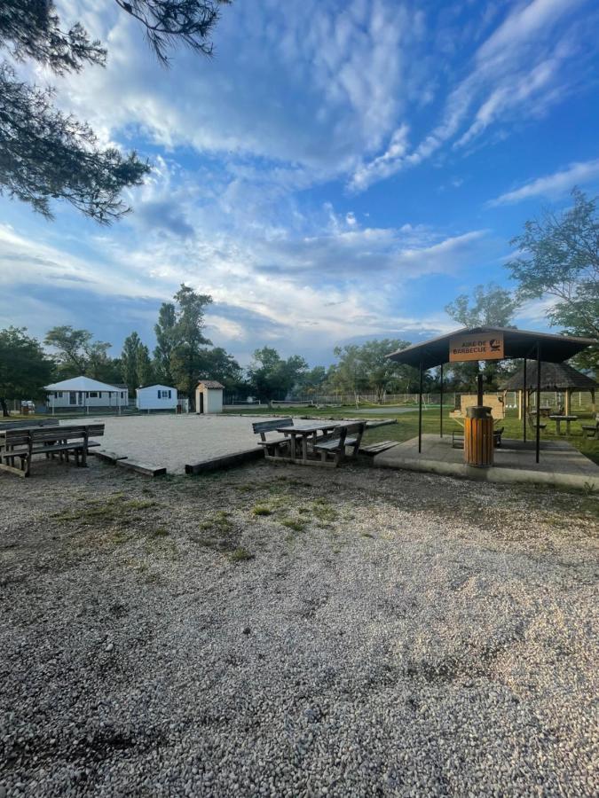 Mobil-Home Au Pied Du Luberon Ла Рок д'Онтерон Екстериор снимка